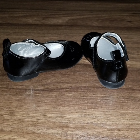 Shoes - Picture 4 of 5